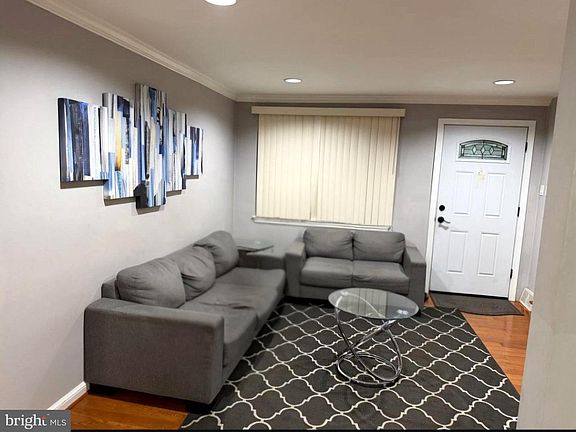 3rd image of 6732 Montgomery Ave