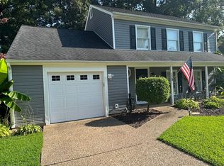 156 Robinhood Ln, Newport News, VA 23602