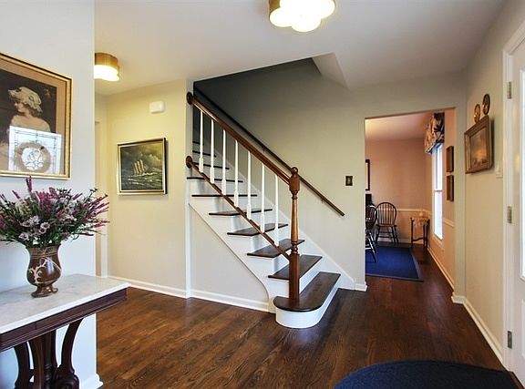 2nd image of 1007 Dover Ct