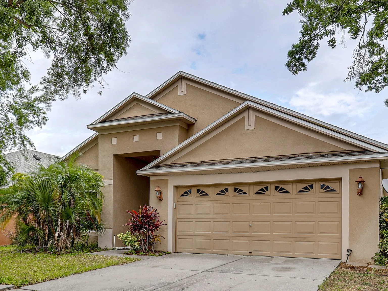 4 bed, 1997 sqft, $2,900 — Photo 2