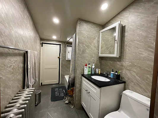 Rented by Compass | media 30