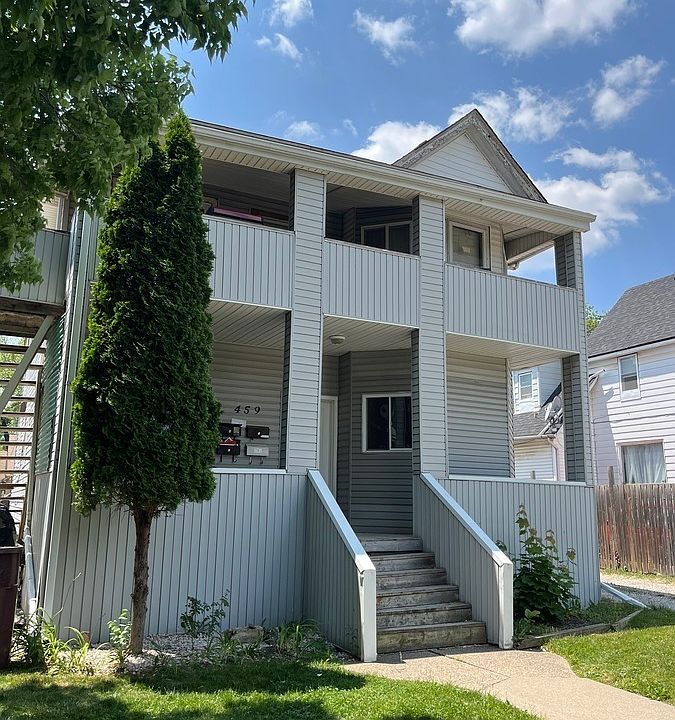 1st image of 459 Oak St #4