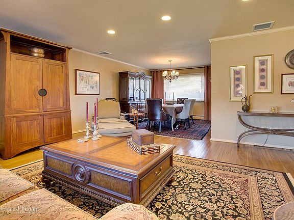 4th image of 22 Briar Ln