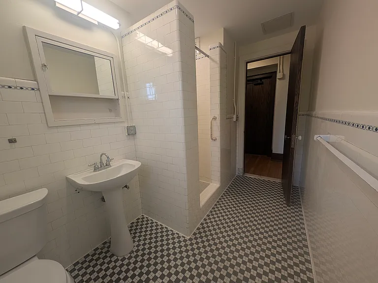 The Residences at Linwood Manor — Photo 12
