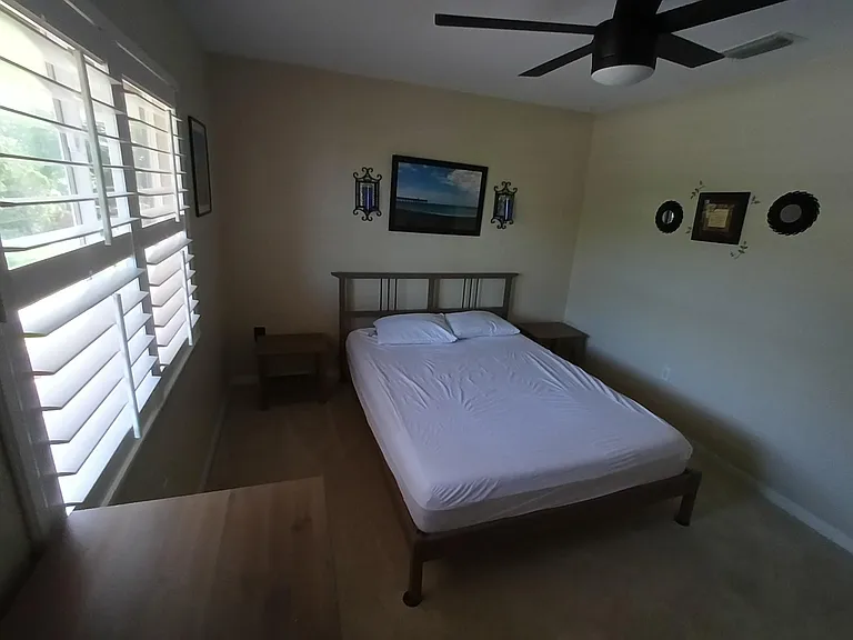 Van Nuys Cir — Photo 3