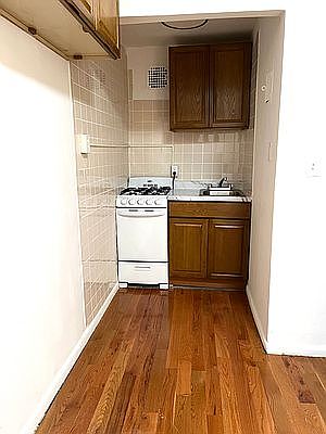 4th image of 276 W 113th St APT 2F