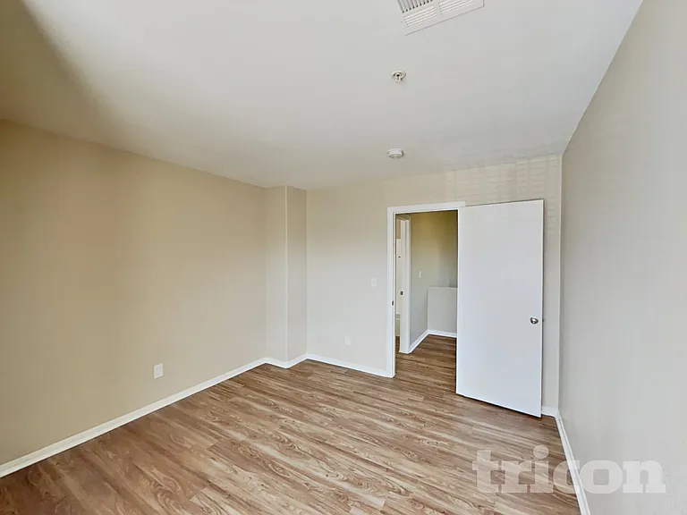 2922 Trembling Hill Ave — Photo 10