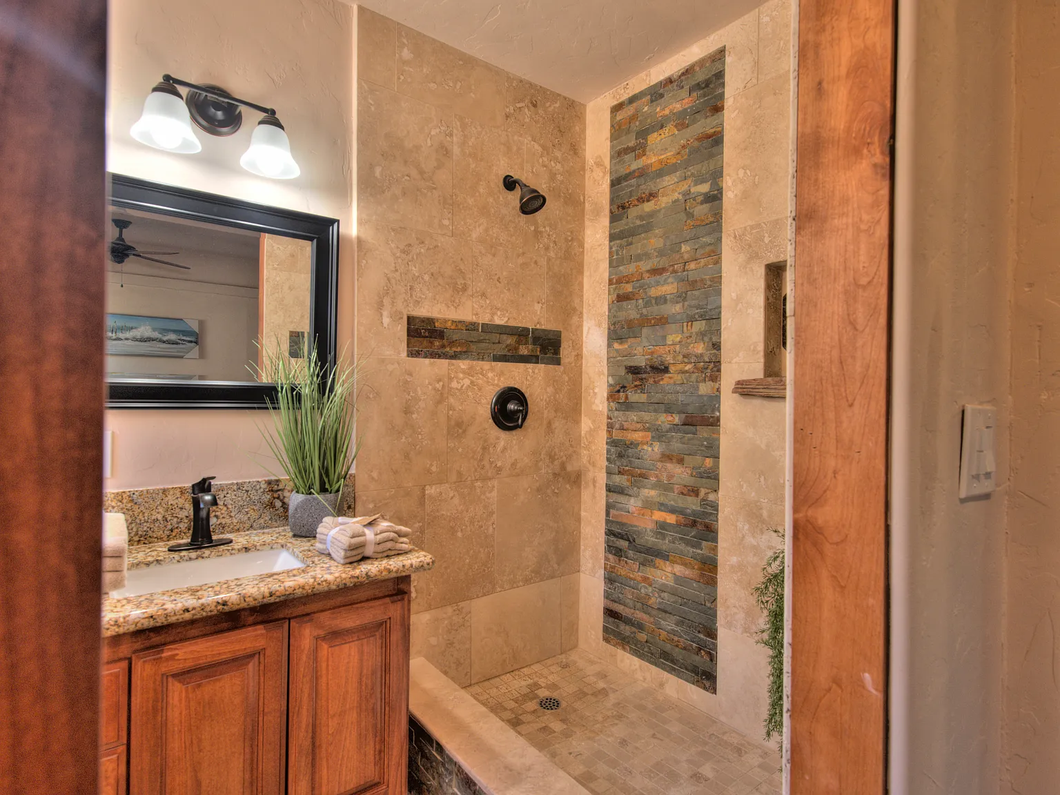 2 bed, 1200 sqft, $2,450 — Photo 4