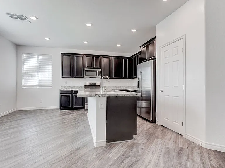 7106 Calvert Cliffs St — Photo 8