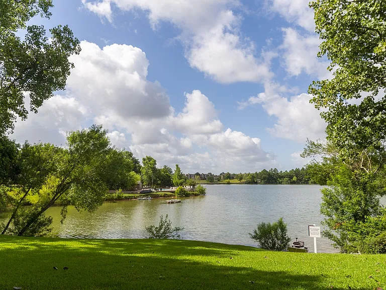 Breakers at Windmill Lakes — Photo 41
