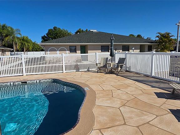 5th image of 24540 Harborview Rd APT C1