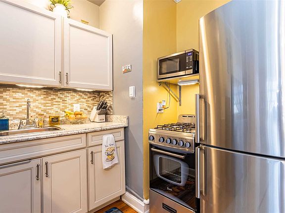 5th image of 115 2nd St APT J