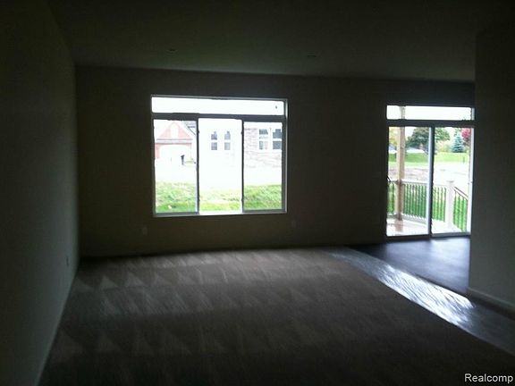 4th image of 52-29373 Woodpark Cir #52