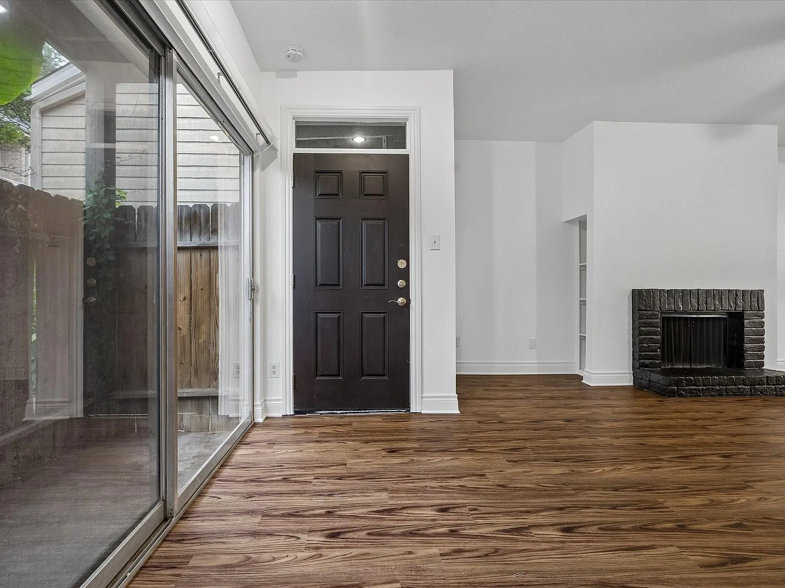 2 bed, 2.0 bath, 1228 sqft, $1,750 — Photo 3