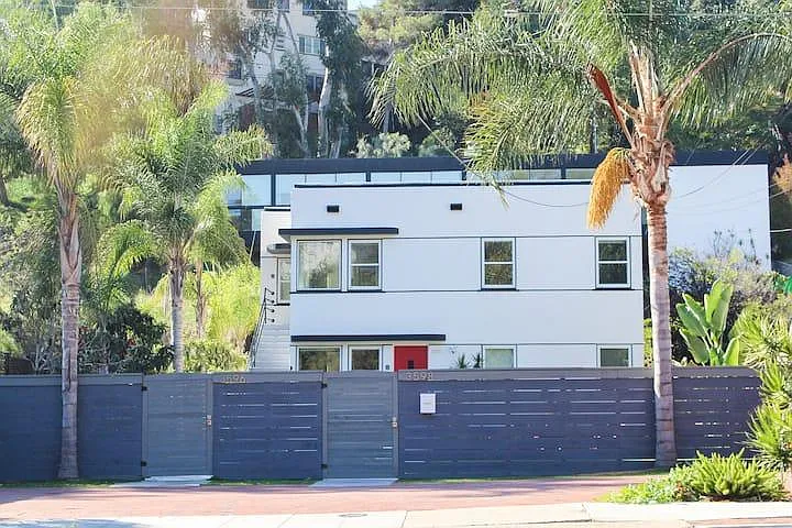 3596 Curlew St