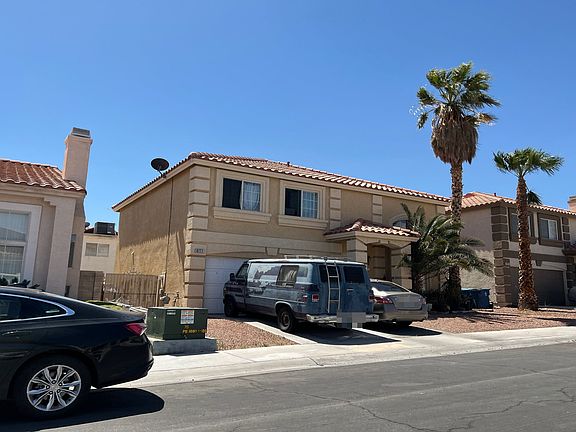 3rd image of 8777 Country Pines Ave