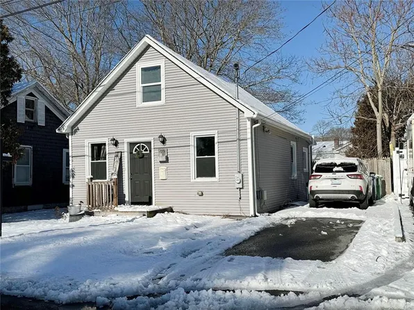 29 Gibbons Ave, Warwick, RI 02889
