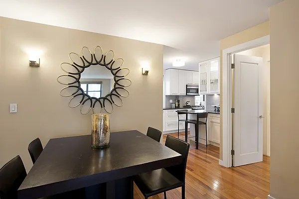 Sold by Nest Seekers International | media 20