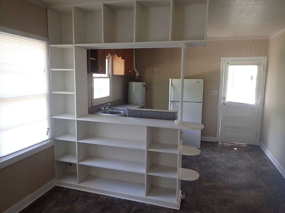 2nd image of 745 E Ann St