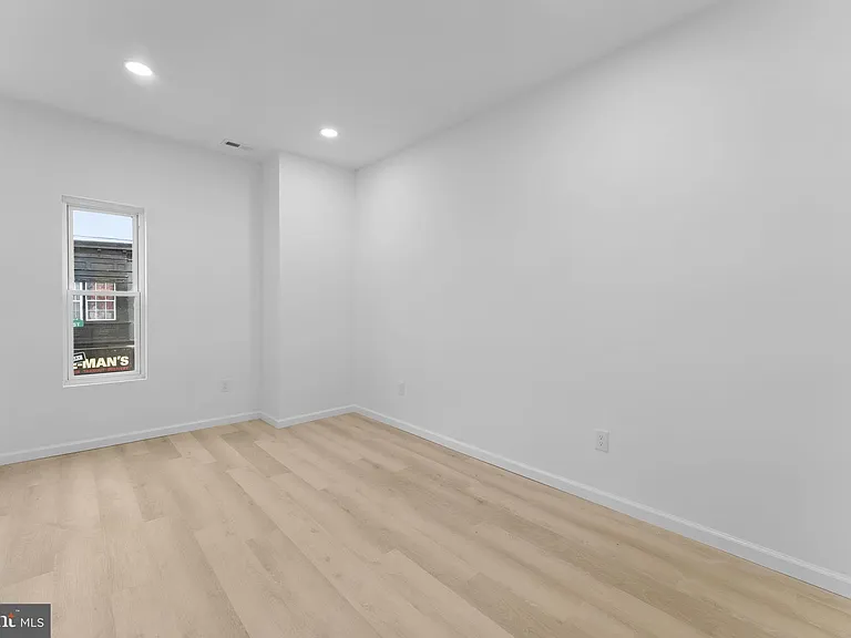2600 S 7th St — Photo 10