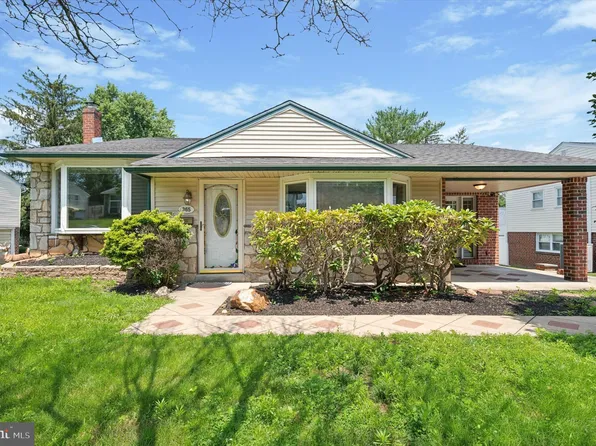 365 Robinson Dr, Broomall, PA 19008
