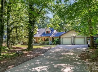 34 Lakeside Dr, Marion, NC 28752