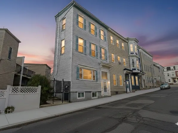 13 Knowlton St, South Boston, MA 02127