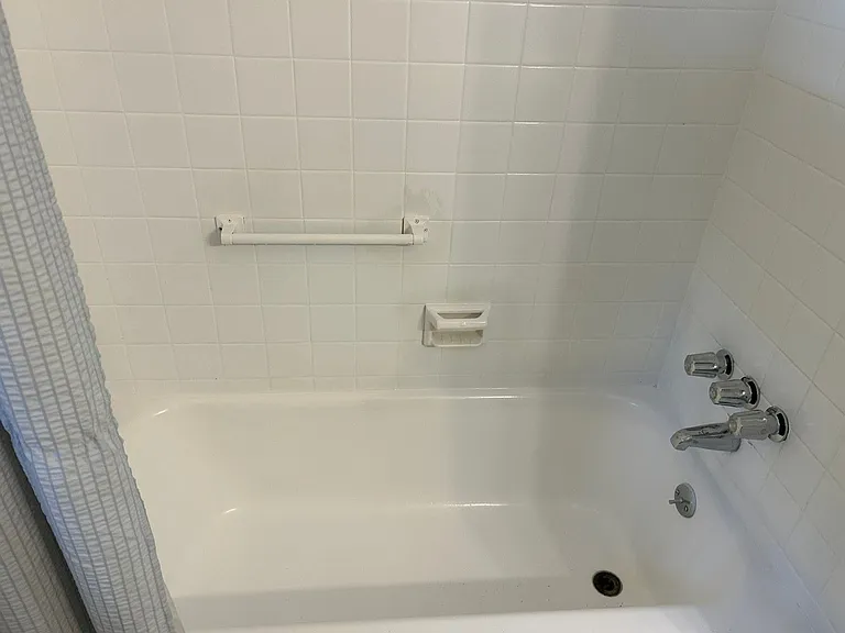 523 Colonial Dr — Photo 21