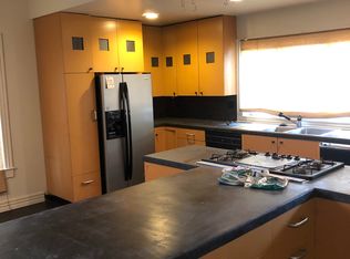 917 SW 10th Ave, Topeka, KS 66604