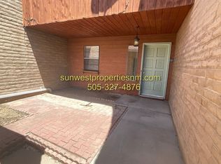 1054 E Navajo St, Farmington, NM 87401