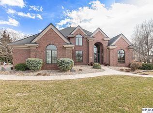 13433 Eagle Run Dr, Omaha, NE 68164