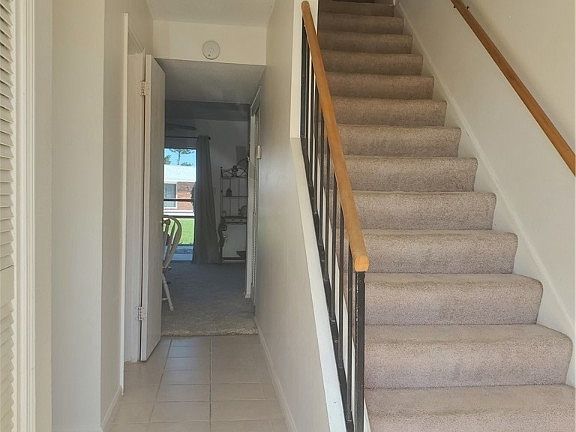 4th image of 864 Courtington Ln #4