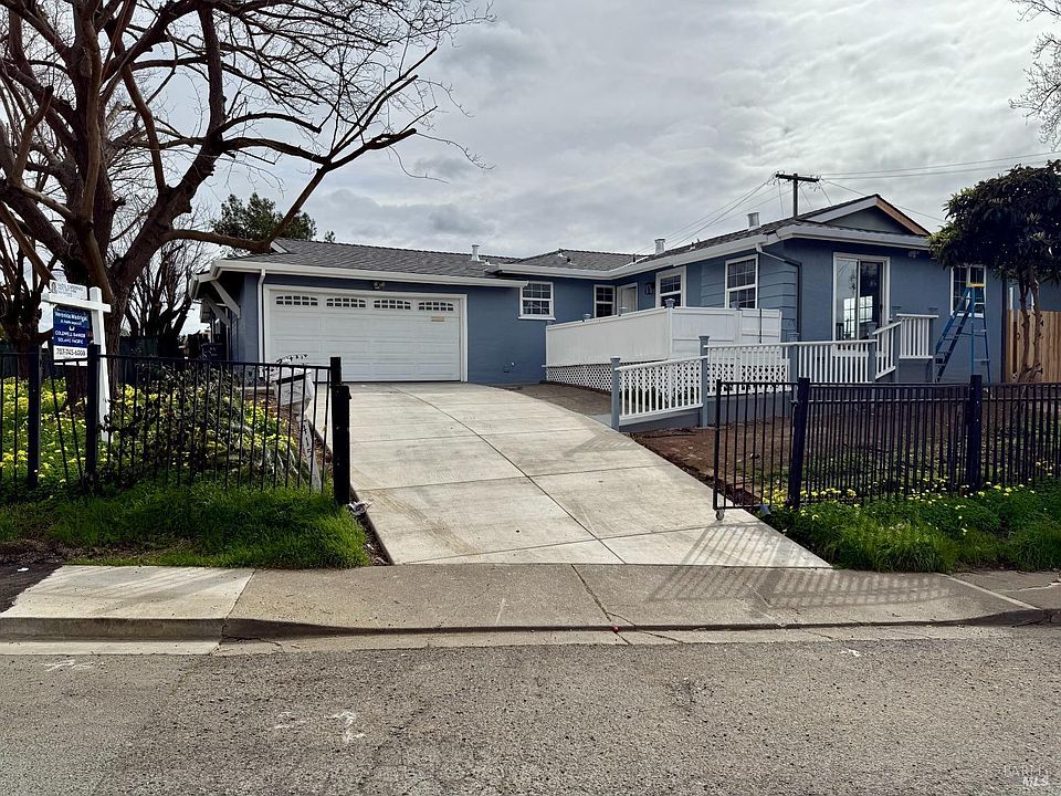 1st image of 415 Taper Avenue