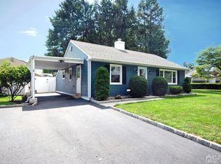 18 Pierrepont Ave, Middlesex, NJ 08846