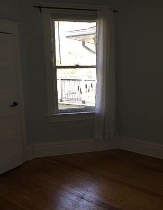 3rd image of 1331 N Corona St