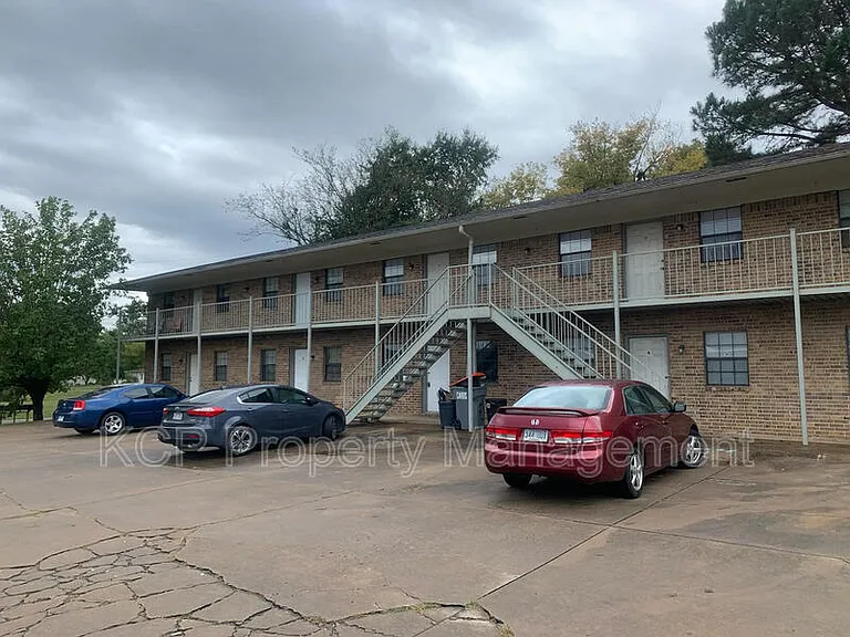 340 W Dogwood St #3 — Photo 1
