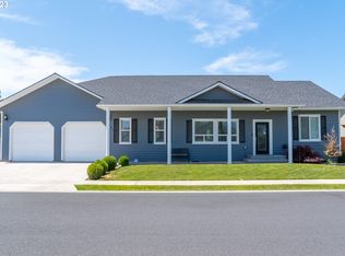 2055 NE 8th St, Hermiston, OR 97838