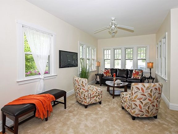 4th image of 626 N Waiola Ave