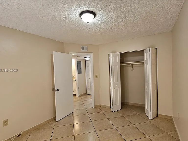 1235 NW 6th St #3 — Photo 5