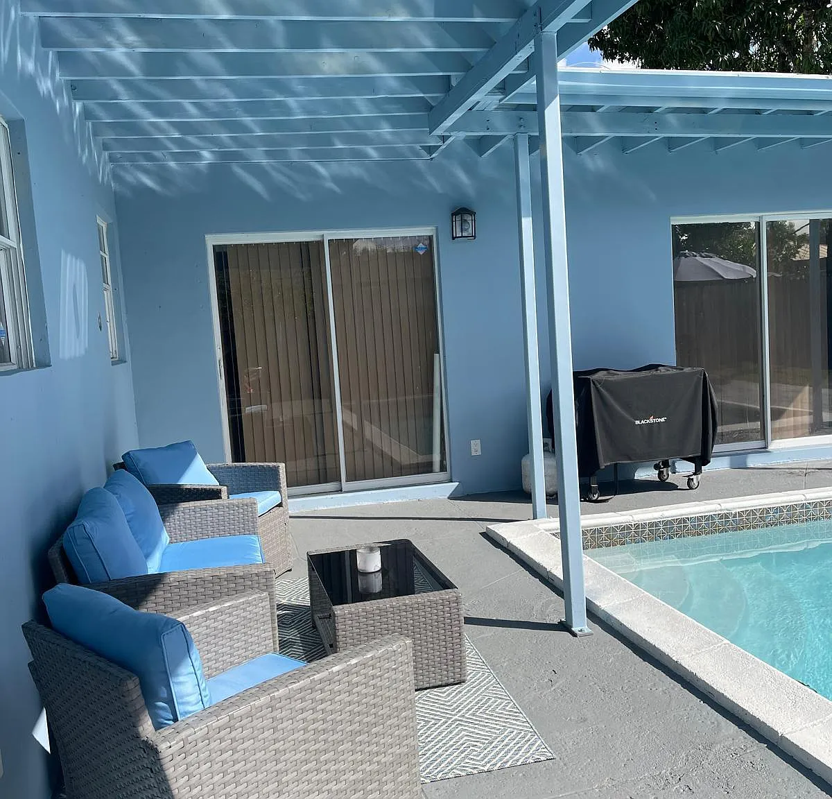 3 bed, 2.0 bath, 1327 sqft, $4,000 — Photo 4