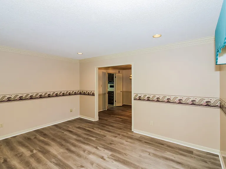 3467 Josee Ln — Photo 3