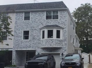 1428 Waters Edge Dr #2, Bayside, NY 11360