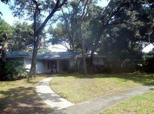1850 Oak Forest Dr S, Clearwater, FL 33759