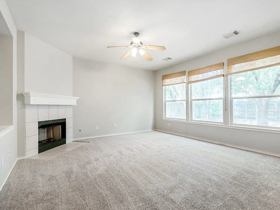 4229 Kingsburg Dr