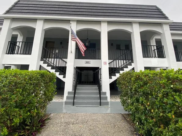 8651 10th St N APT 210, Saint Petersburg, FL 33702
