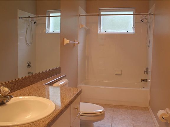 5th image of 12505 Riverglen Dr