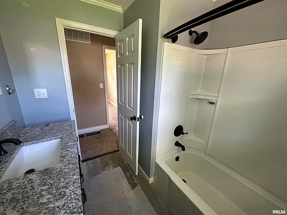 5th image of 2806 Cypress Dr