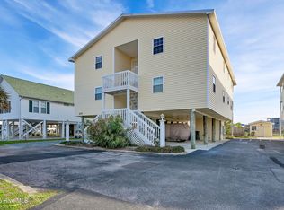 215 Atlanta Ave APT 3D, Carolina Beach, NC 28428