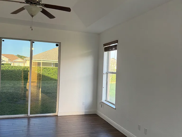 5016 Friars Cove St — Photo 14