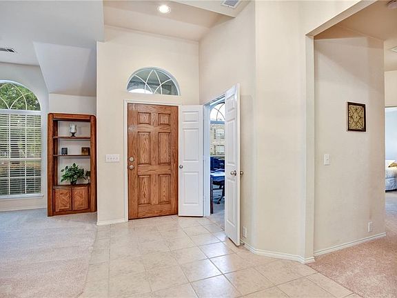 4th image of 719 Vallejo Dr